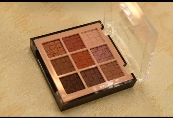 Matte & Glitter Eyeshadow Kit for Pakistani Bridesmaids