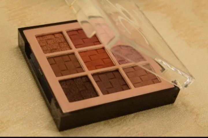 Matte & Glitter Eyeshadow Kit for Pakistani Bridesmaids